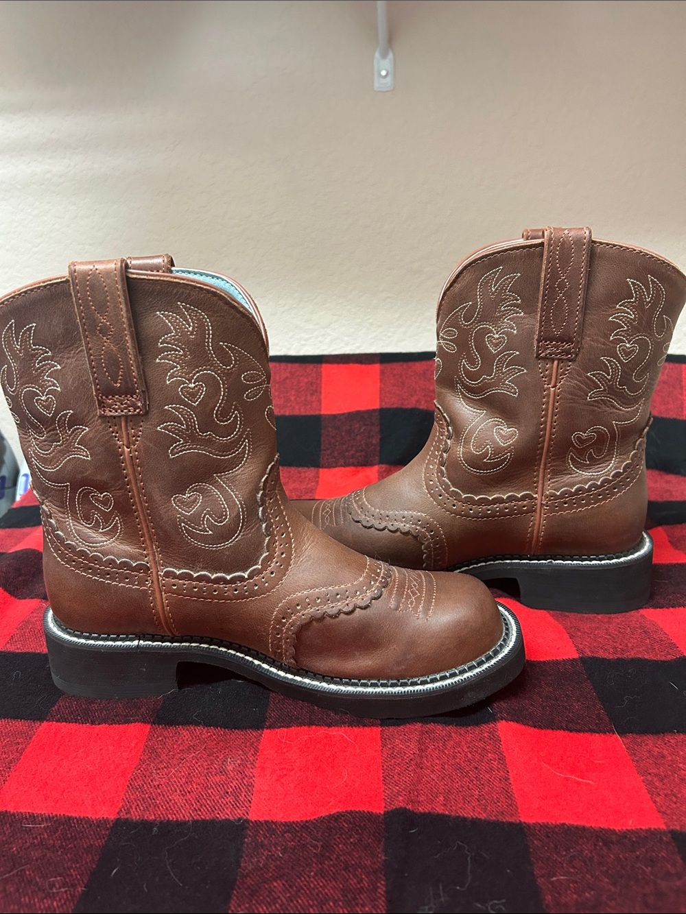 ARIAT FATBABY SADDLE BOOTS IN BROWN size 9 EUC - Picture 16 of 17